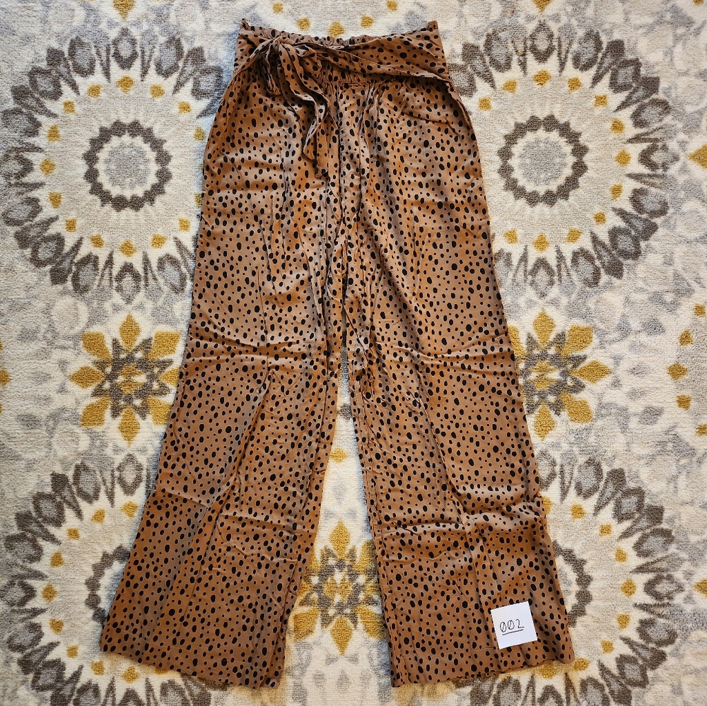 Abercrombie brown spot belted wide leg ultra highrise pants